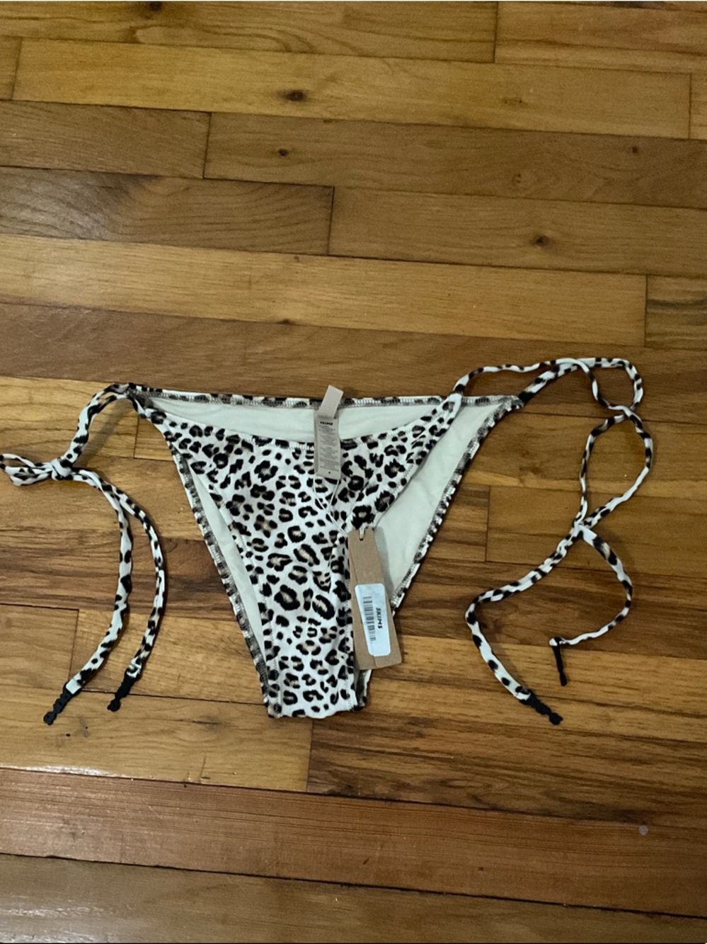 Skim’s signature swim Dipped tie bottom